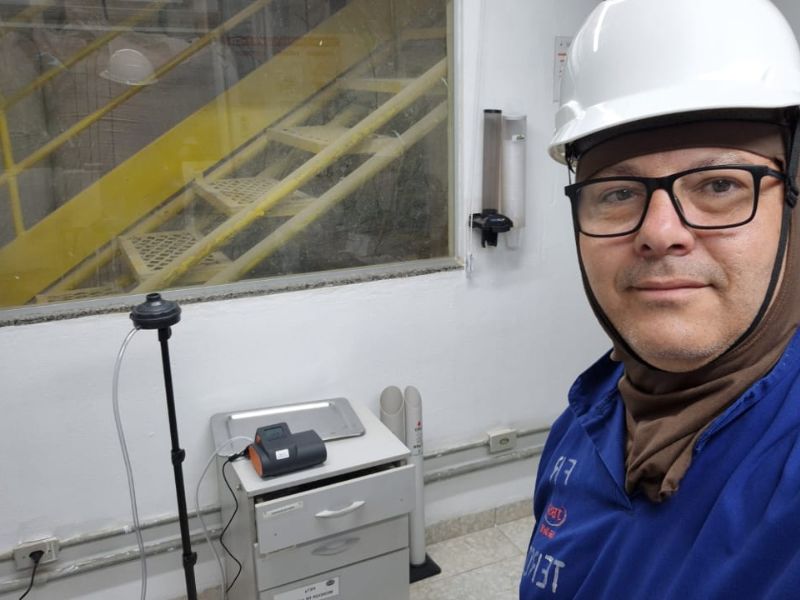 Análises físico-químicas e microbiológica de AR AMBIENTE climatizados artificialmente